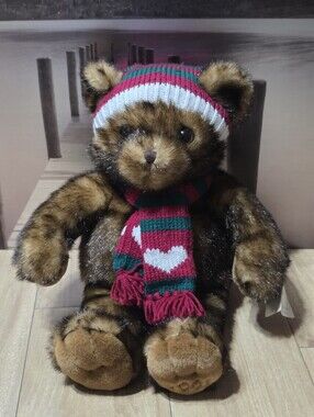 Dillard's Retired 2001 Christmas Bear Red Green Knit Hat & Scarf  Premium Plush